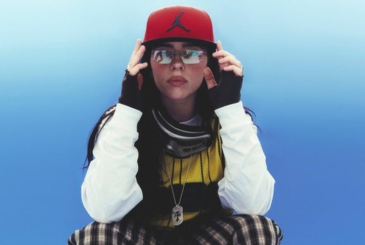 Billie Eilish sings viral song snippet