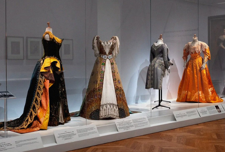 Worth fashion display at Petit Palais